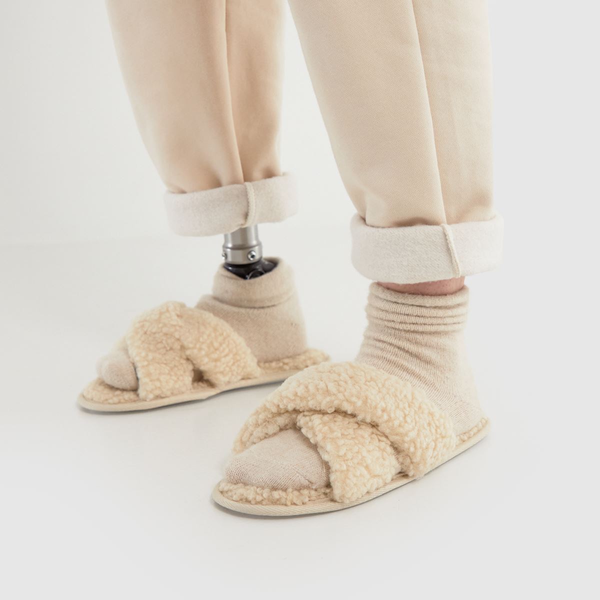 Schuh – Henley Borg – Naturfärgade tofflor med korsrem