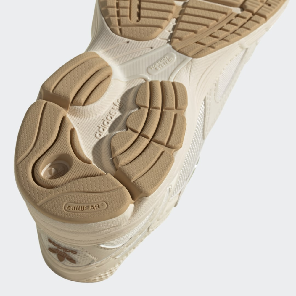 adidas Astir GV9200 / weiss