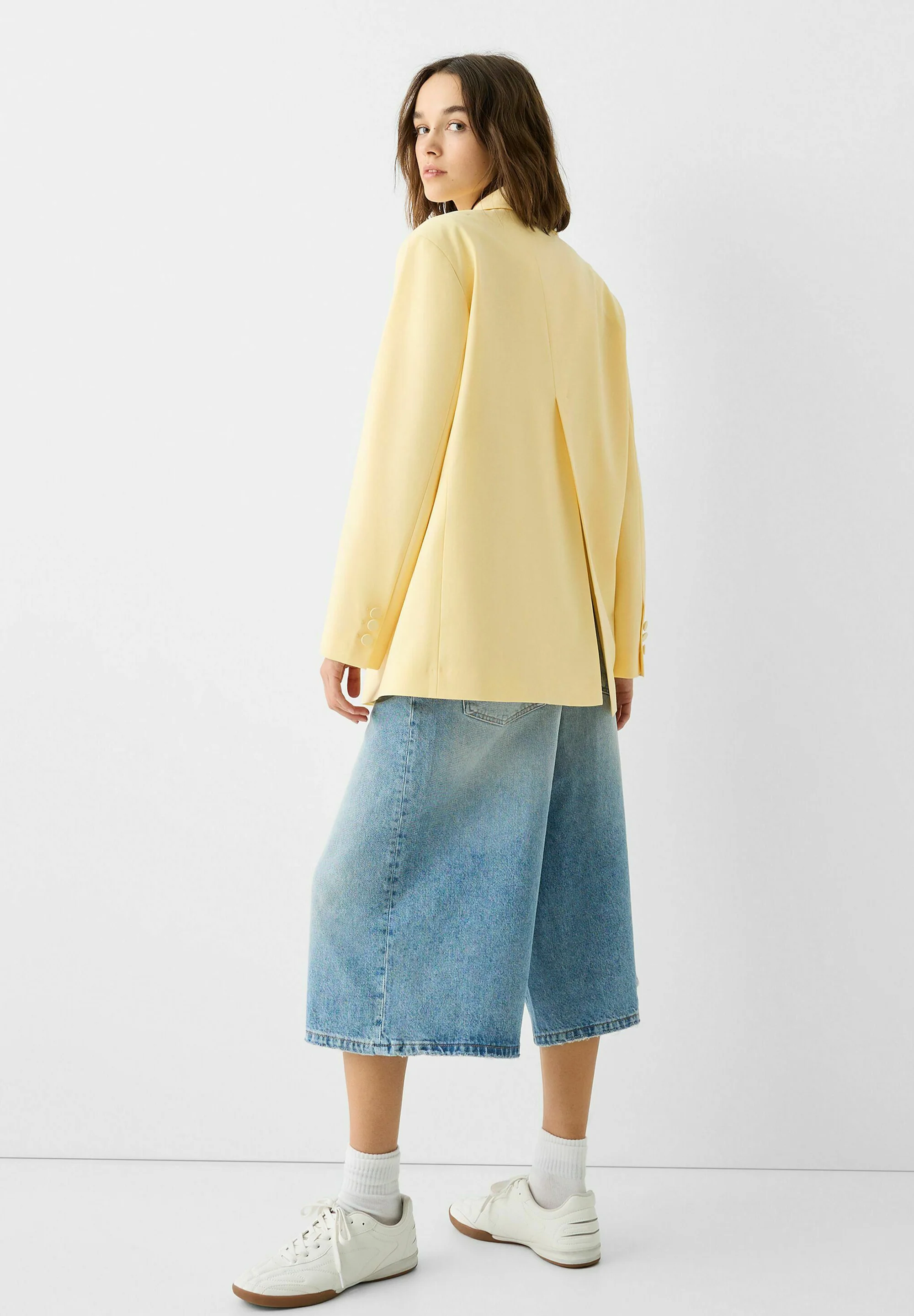 Bershka CRUZADO CON BOTONES - Abrigo corto