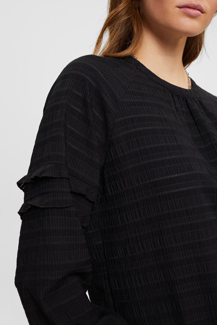 Strukturierte Bluse mit Rüschen