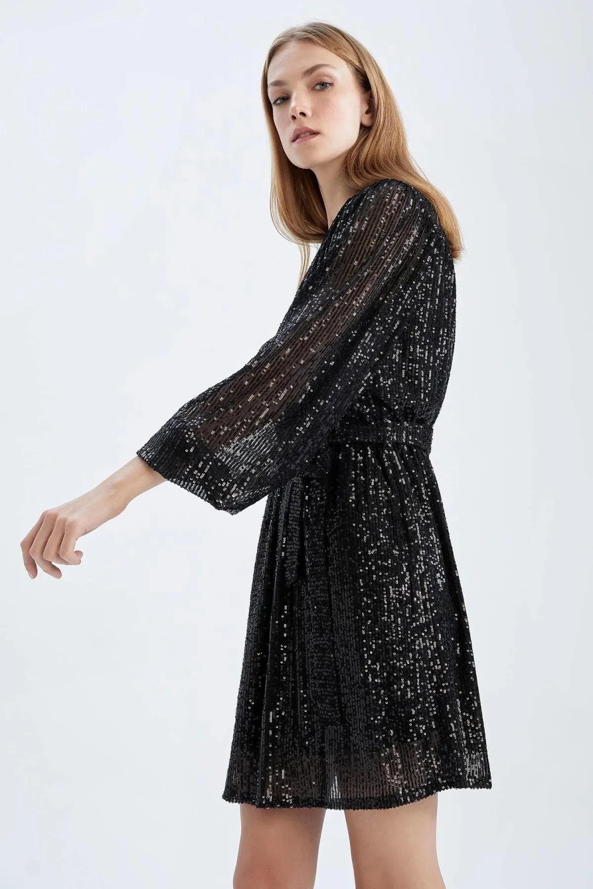 DeFacto  Langärmliges Minikleid mit Pailletten und Gürtel