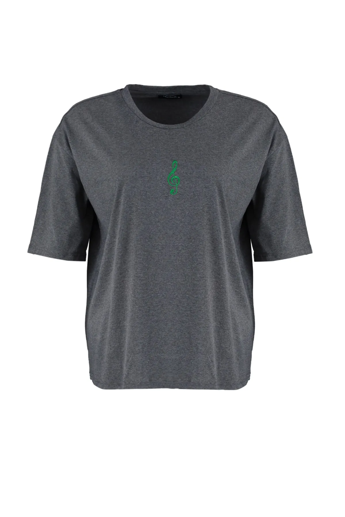 Trendyol Curve  Anthrazitfarbenes, gestricktes, besticktes T-Shirt mit weiter Passform TBBSS22BF00002