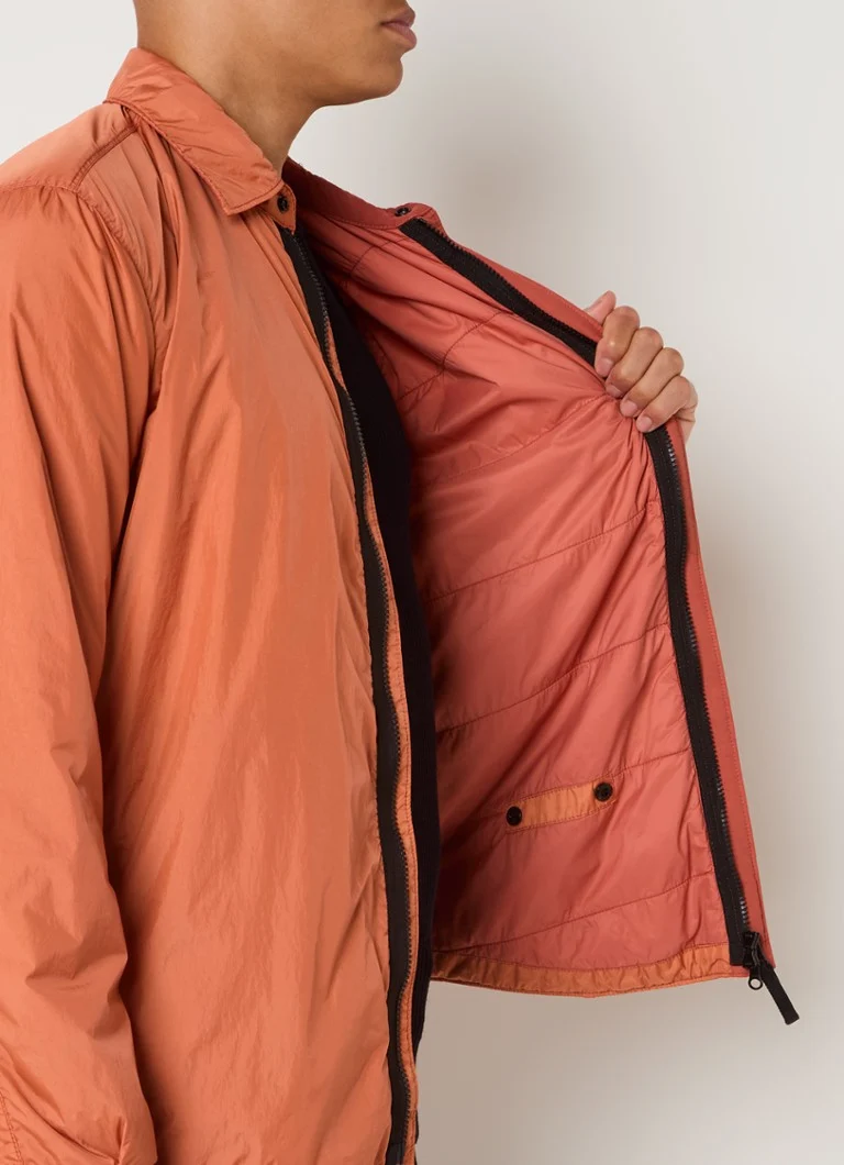 Stone Island Q0123 podstavljena jakna sa bočnim džepovima i logotipom