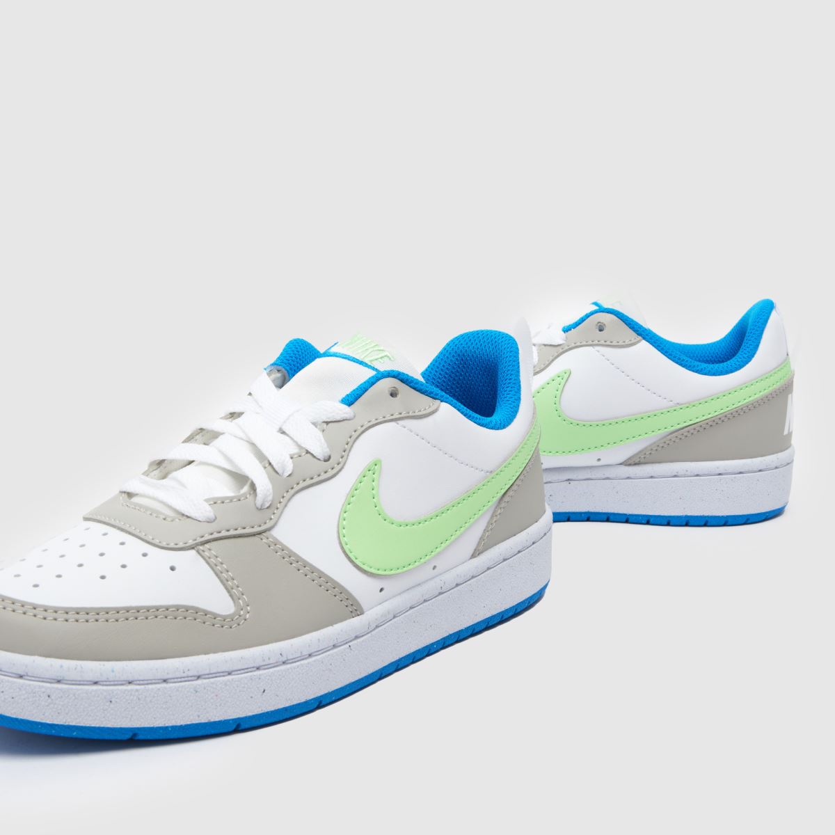 Nike grå multi court borough low recraft pojkar ungdomsskor