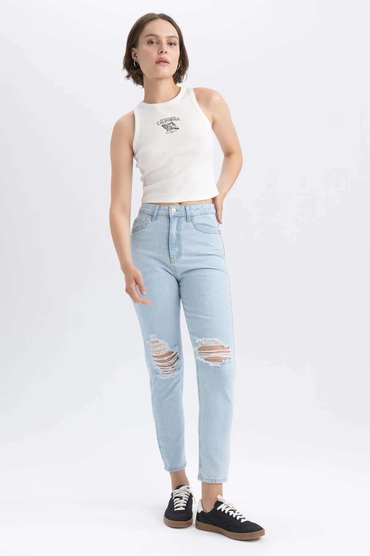 DeFacto  Lina Comfort Fit, hohe Taille, entspannte Passform, leichte, schmale Beinlänge, detaillierte knöchellange Jeanshose mit Rissen