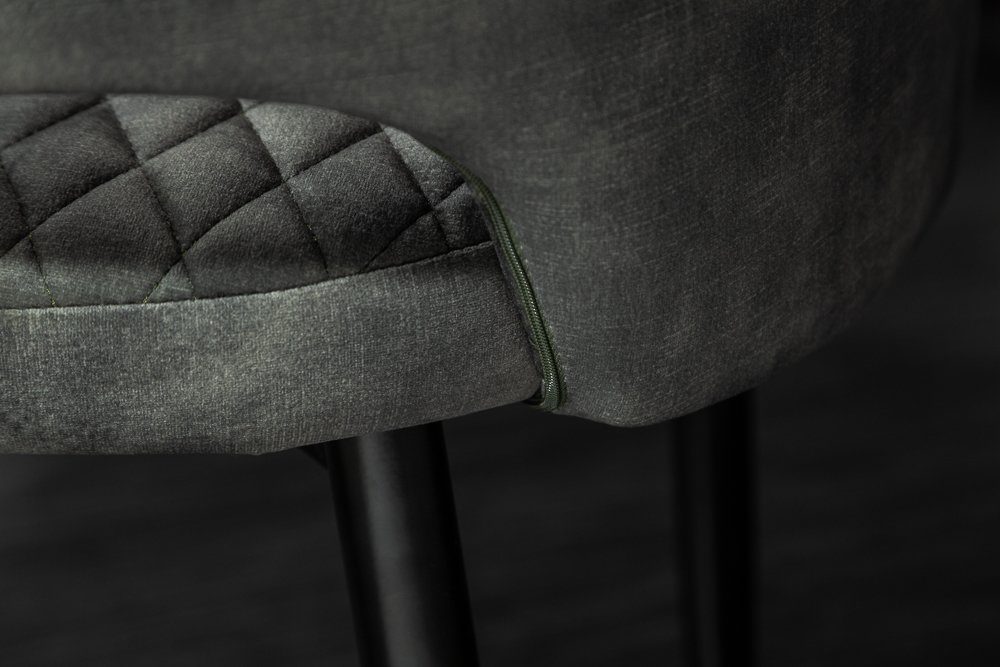 riess-ambiente 4-Fußstuhl PARIS grün / schwarz gold (Einzelartikel, 1 St), Samt · mit Armlehne · Metall · Esszimmer · Retro