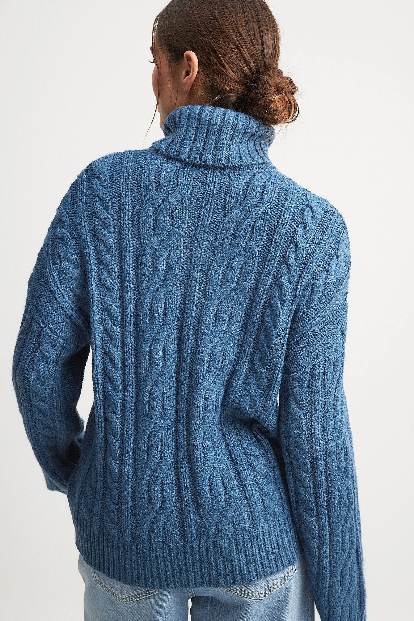 Strickpullover mit Zopfmuster und Rollkragen