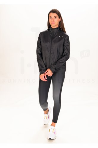 Nike Essential W