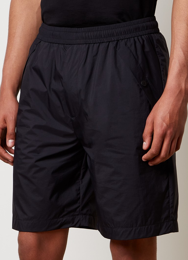 Pantaloni scurți Moncler cu croi larg și buzunare laterale