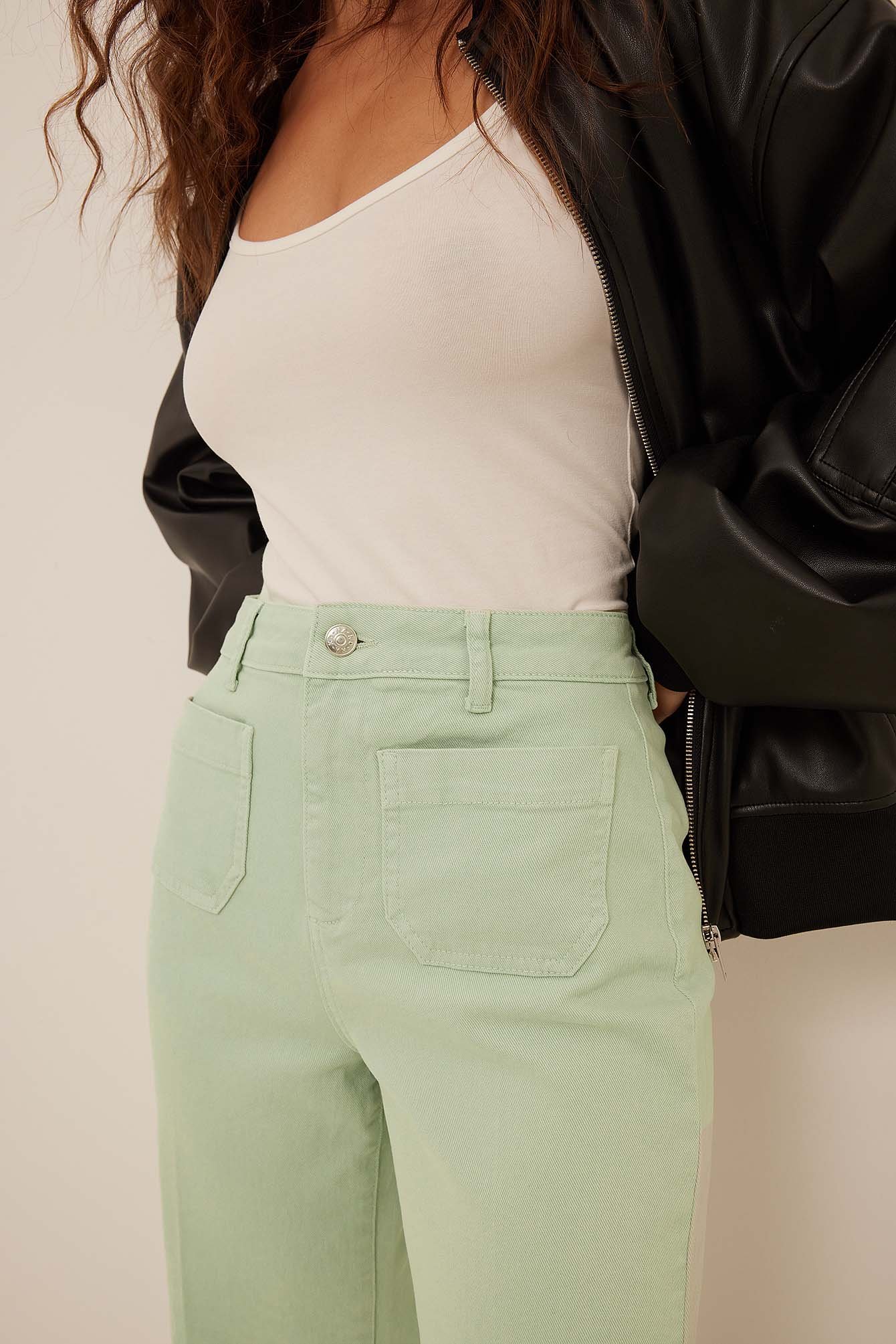 Jeanshose mit weitem Bein und Vordertasche im 70er-Style