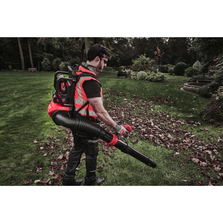 Milwaukee 4933499231 M18 F2BPB-124 FUELâ¢ dual battery backpack bladblazer 18 V 4x 12 Ah accu