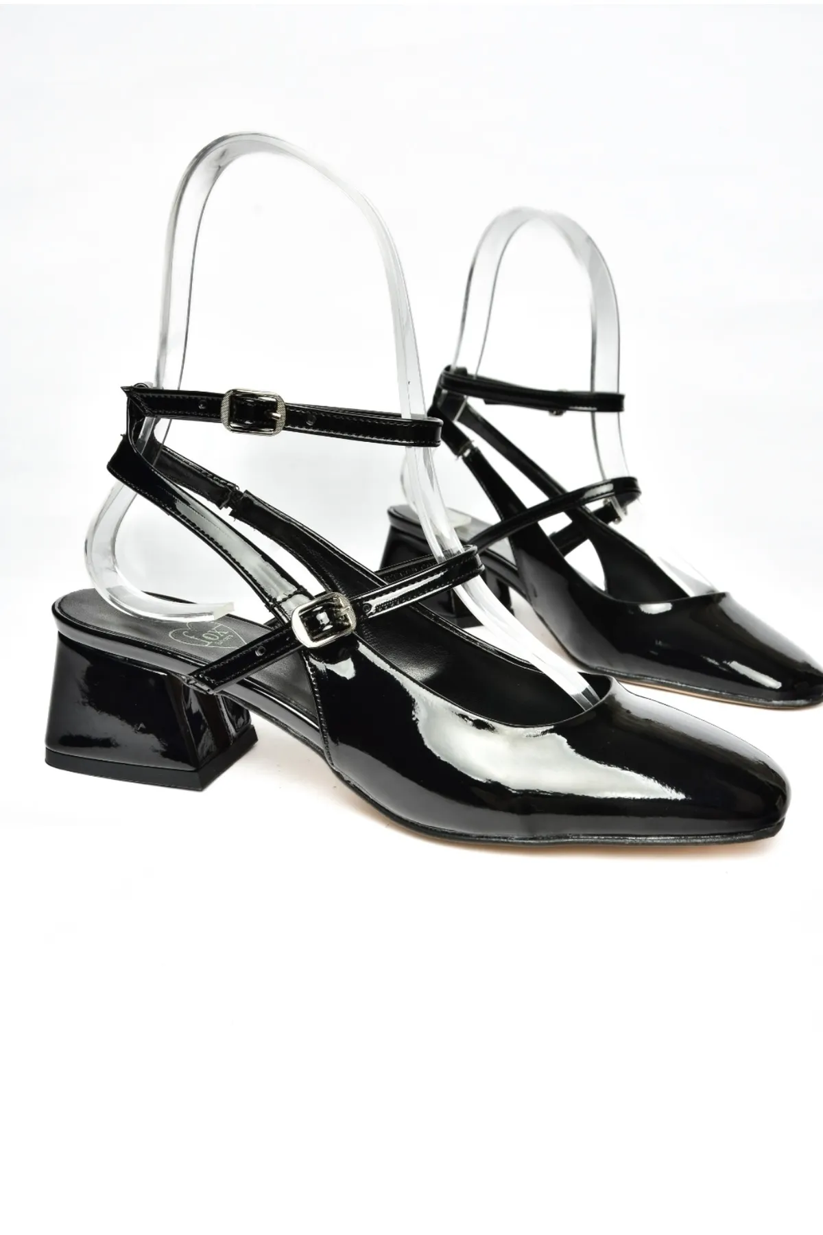 Fox Shoes  P654137008 Schwarze Mary Jane-Lackleder-Damenschuhe mit niedrigem Absatz Maryjane