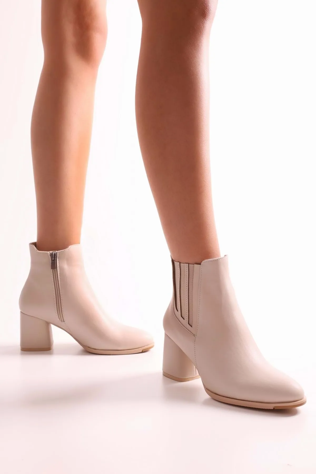 Shoeberry  Damen-Stiefel „Misty Beige Skin“ mit Absatz Beige Skin