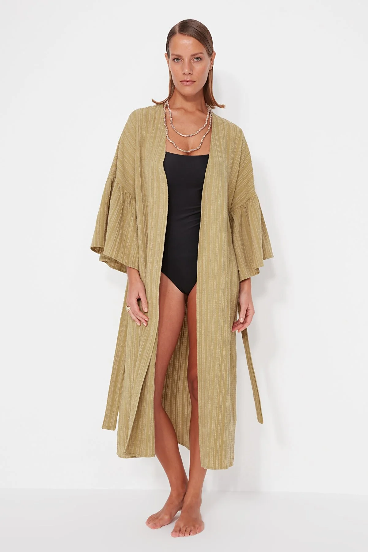 Trendyol Collection  Khakifarbener Maxi-Kimono und Kaftan aus Leinenmischung mit gewebtem Volant und Gürtel TBESS23KM00028