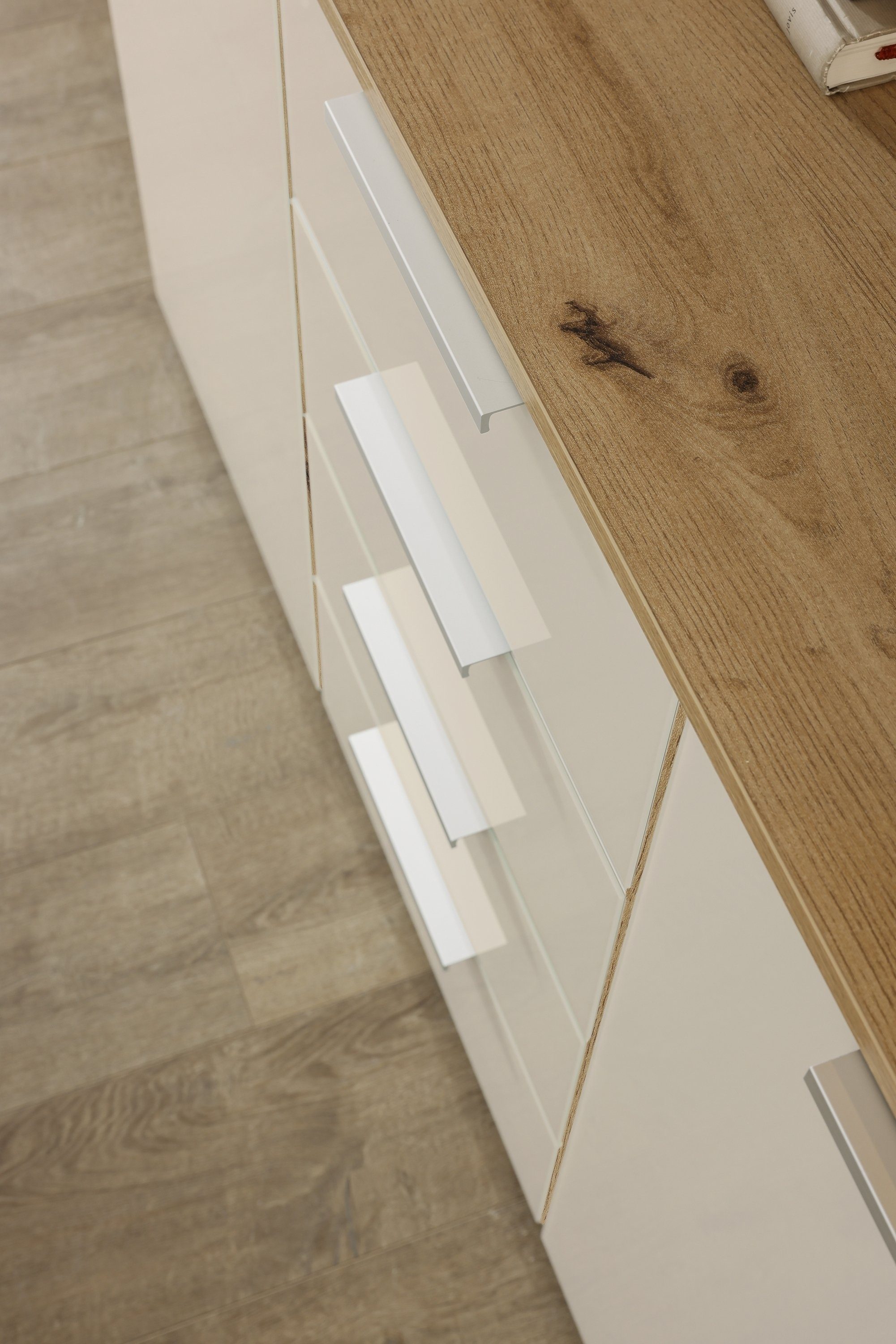 rauch Kommode Koluna, mit Glasfront, 4 Schubkästen, inkl. 3er-Set Filzboxen