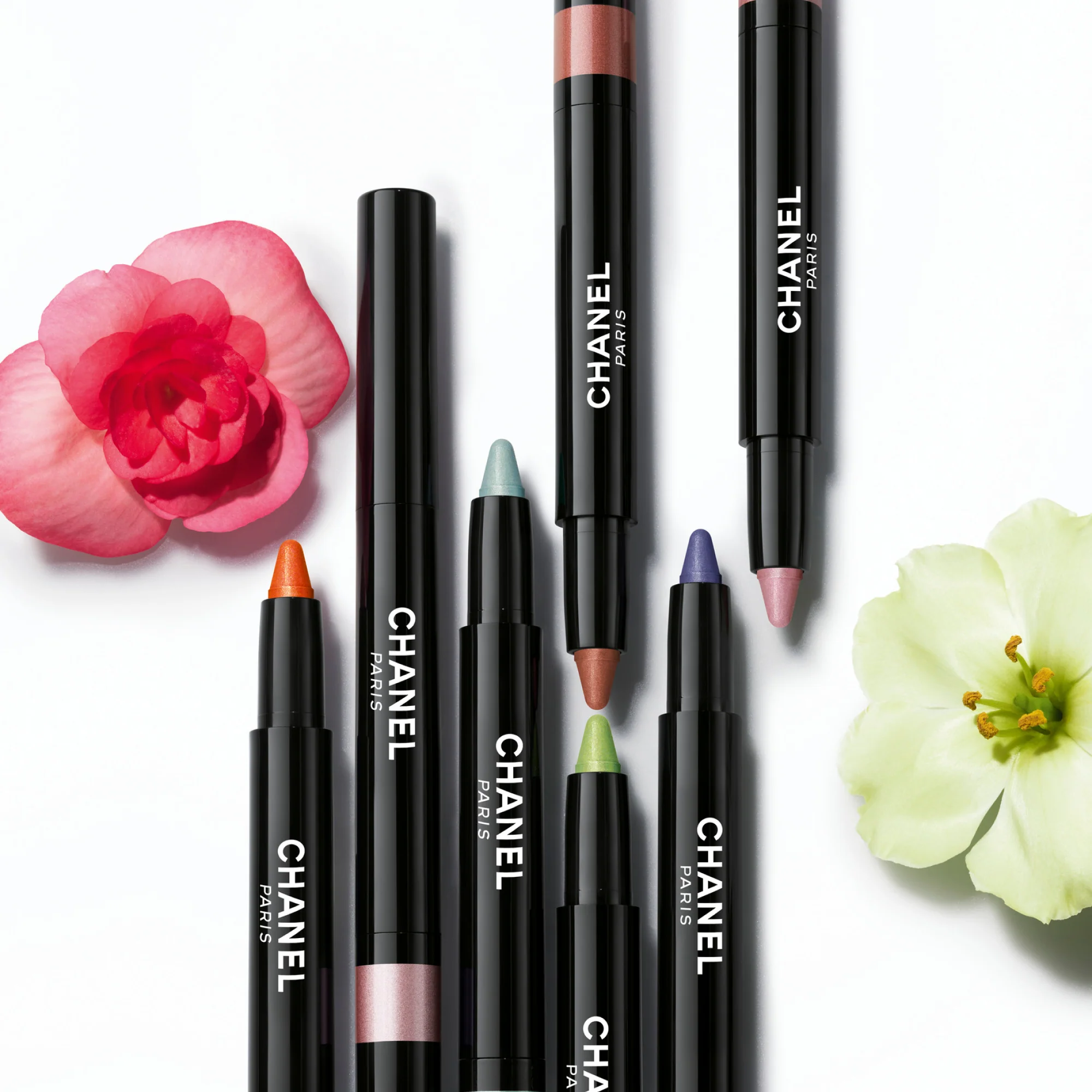 STYLO OMBRE ET CONTOUR - SOMBRA DE OJOS, DELINEADOR DE OJOS Y KHÔL STYLO 3 EN 1
