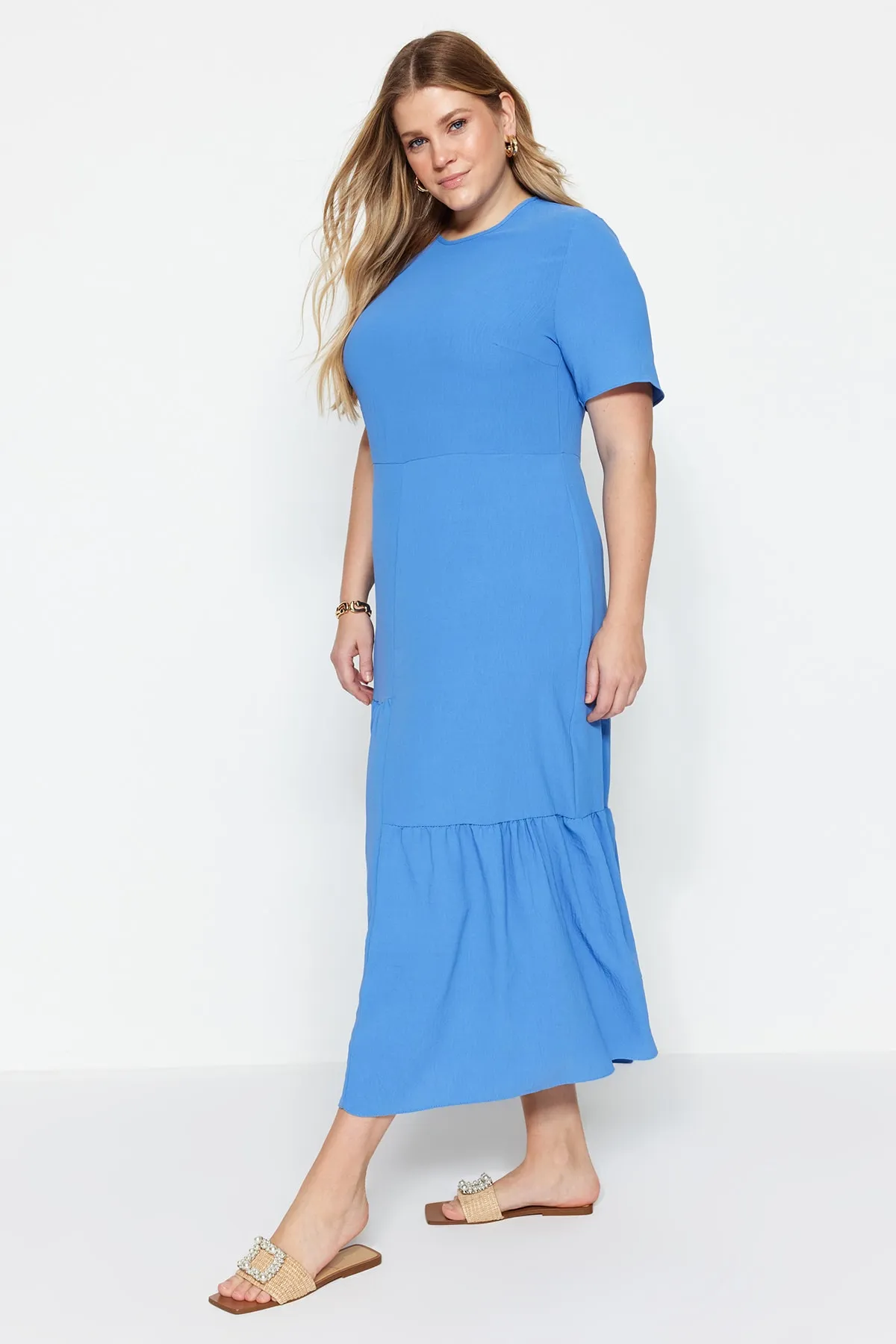 Trendyol Curve  Dunkelblaues gewebtes Volantkleid TBBSS22EL1595