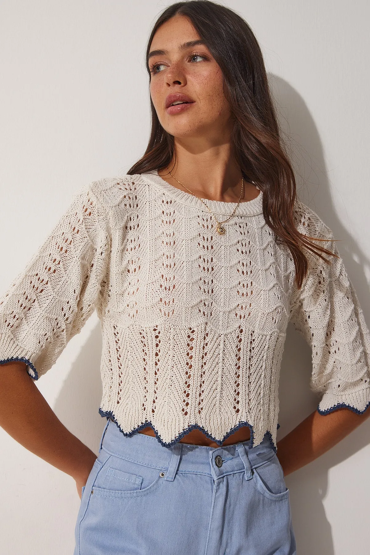 Happiness İstanbul  Blaue, cremefarbene, durchbrochene, gestreifte Strickbluse für Damen MW00115