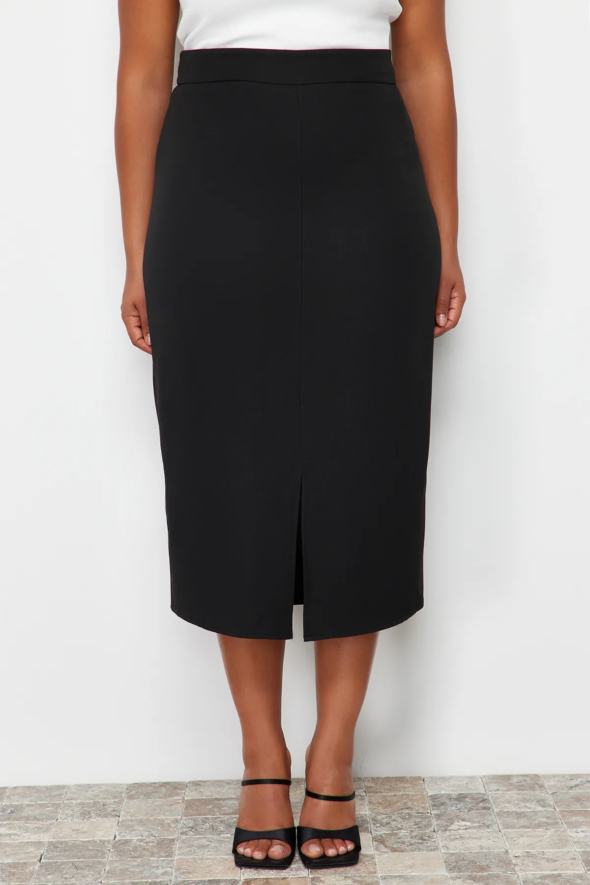 Trendyol Curve  Schwarzer gewebter Midirock mit hoher Taille TBBSS24AZ00031