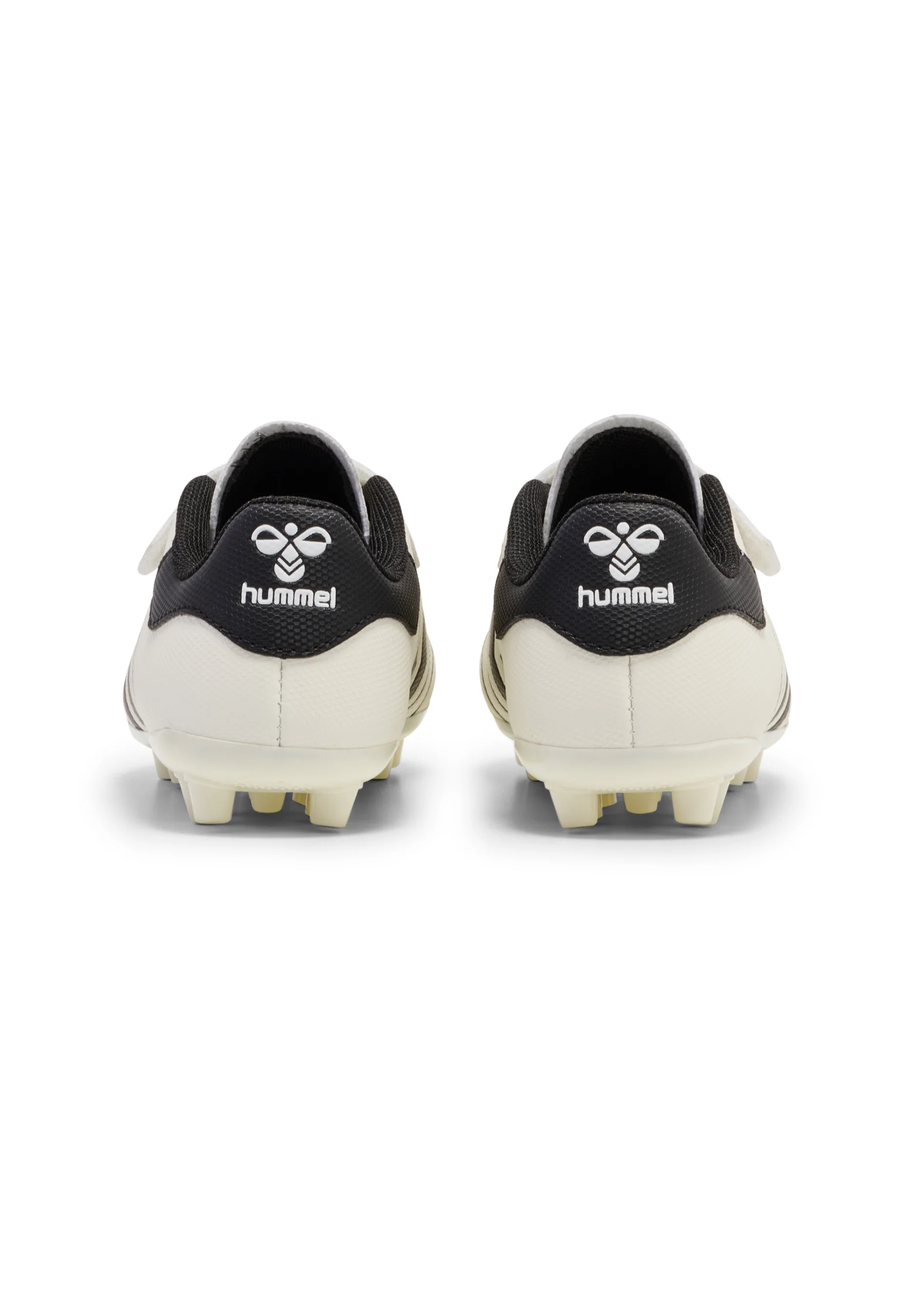 Hummel HATTRICK MG JR UNISEX - Botas de fútbol sala con tacos