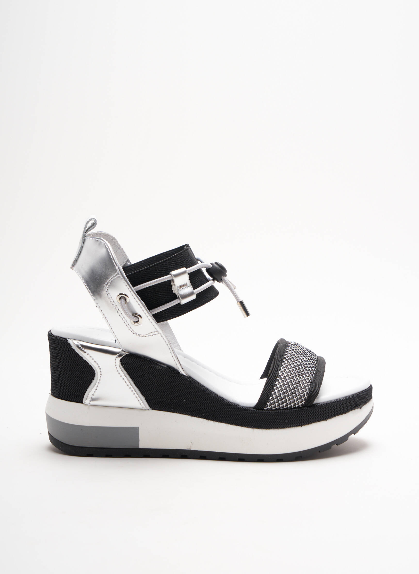 Nero Giardini Sandales Nu Pieds Femme couleur noir