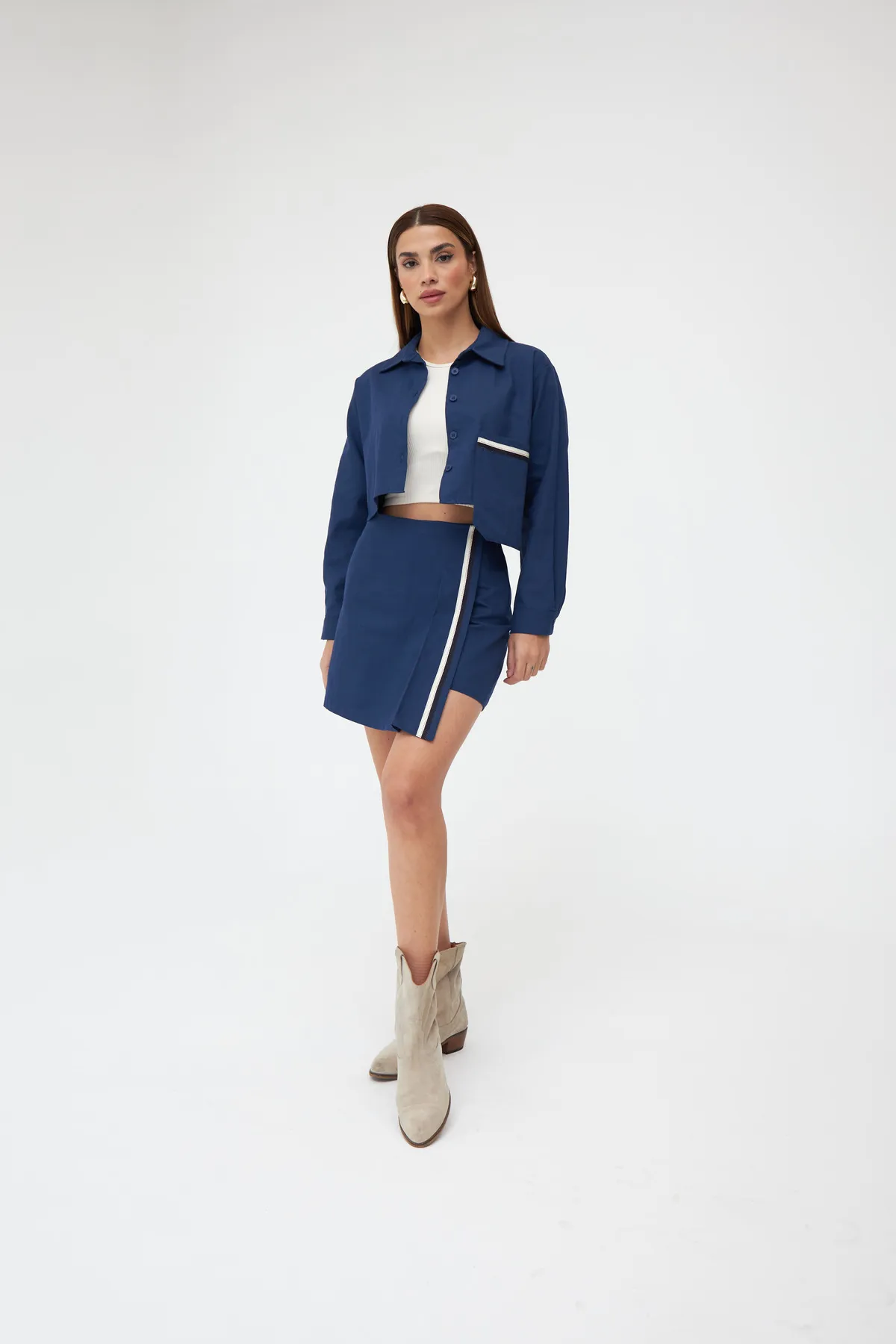 Laluvia  Marineblaues Baumwoll-Hemd-Shorts-Rock-Set mit Streifen vorne und detailliertem Detail