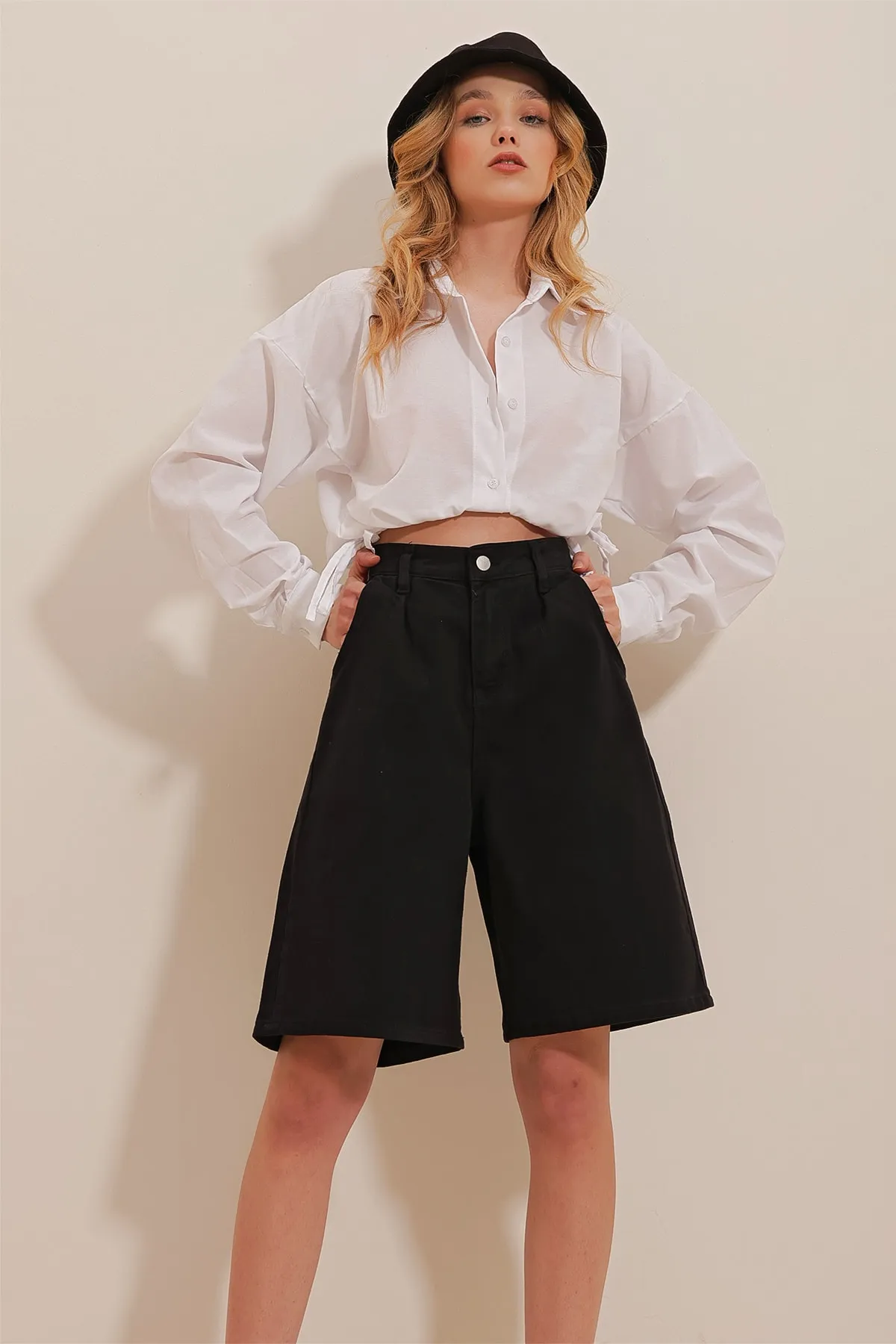 Trend Alaçatı Stili  Shorts - Schwarz - Hoher Bund