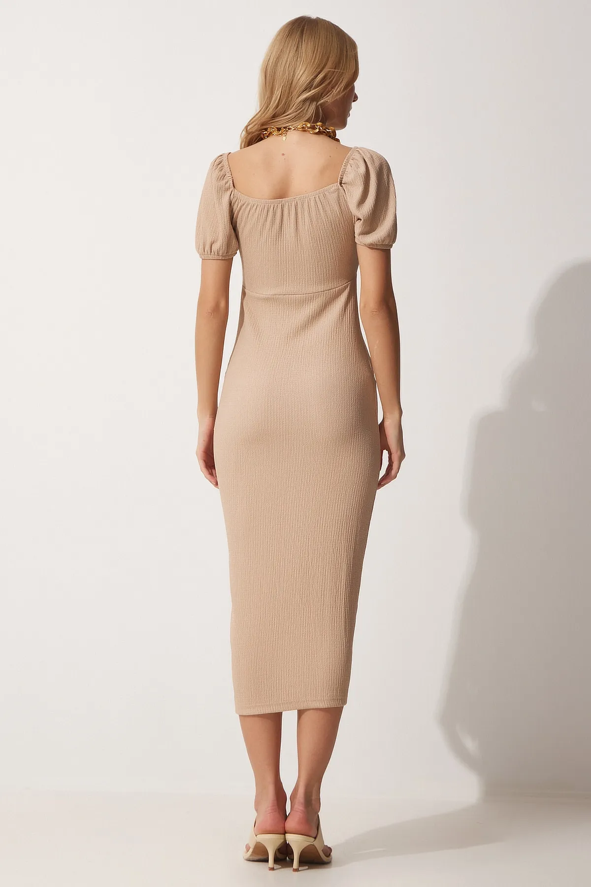 Happiness İstanbul  Beige gerafftes Saran-Sommerstrickkleid für Damen DD01202
