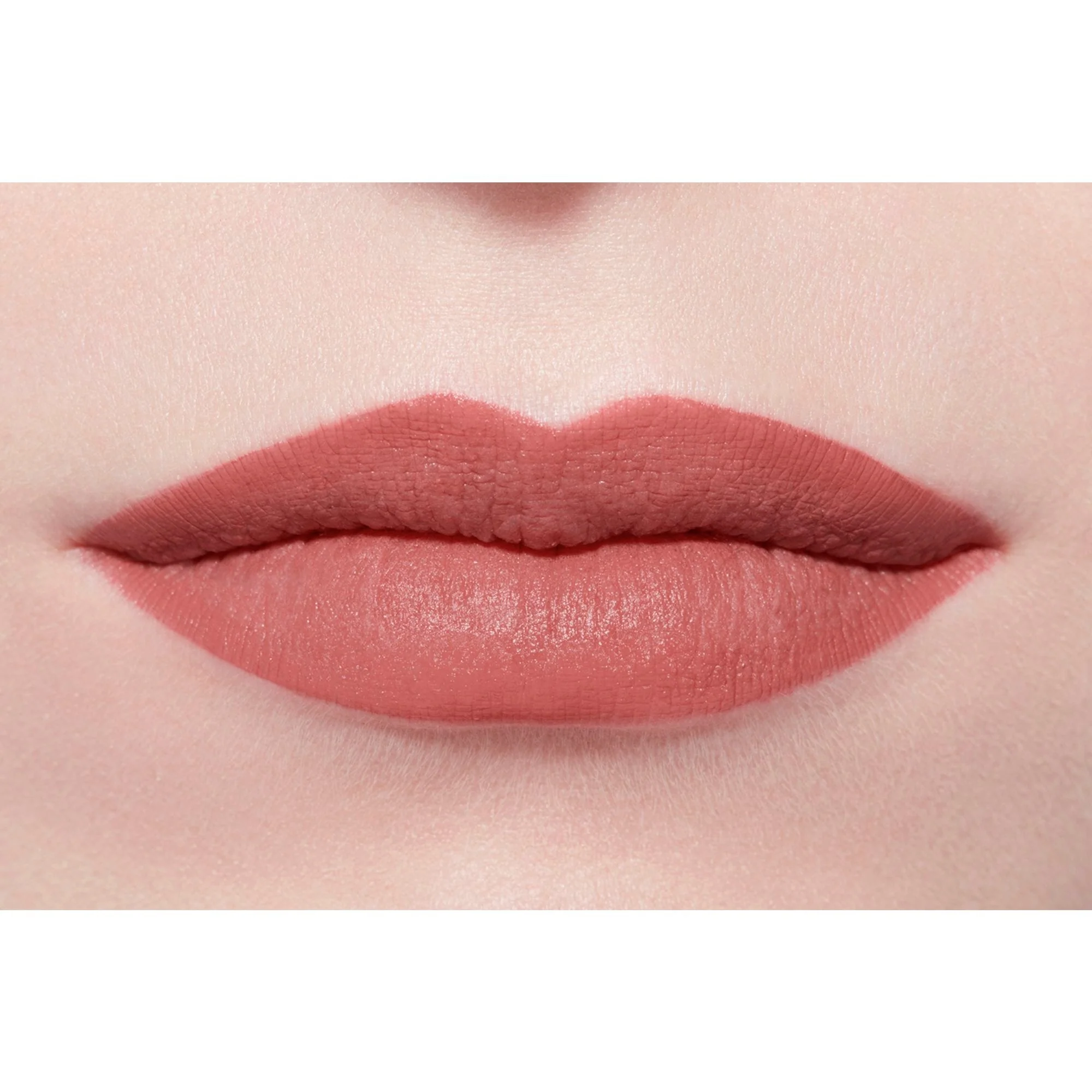 ROUGE ALLURE VELVET - EL LABIAL LUMINOSO Y TERCIOPELOSO