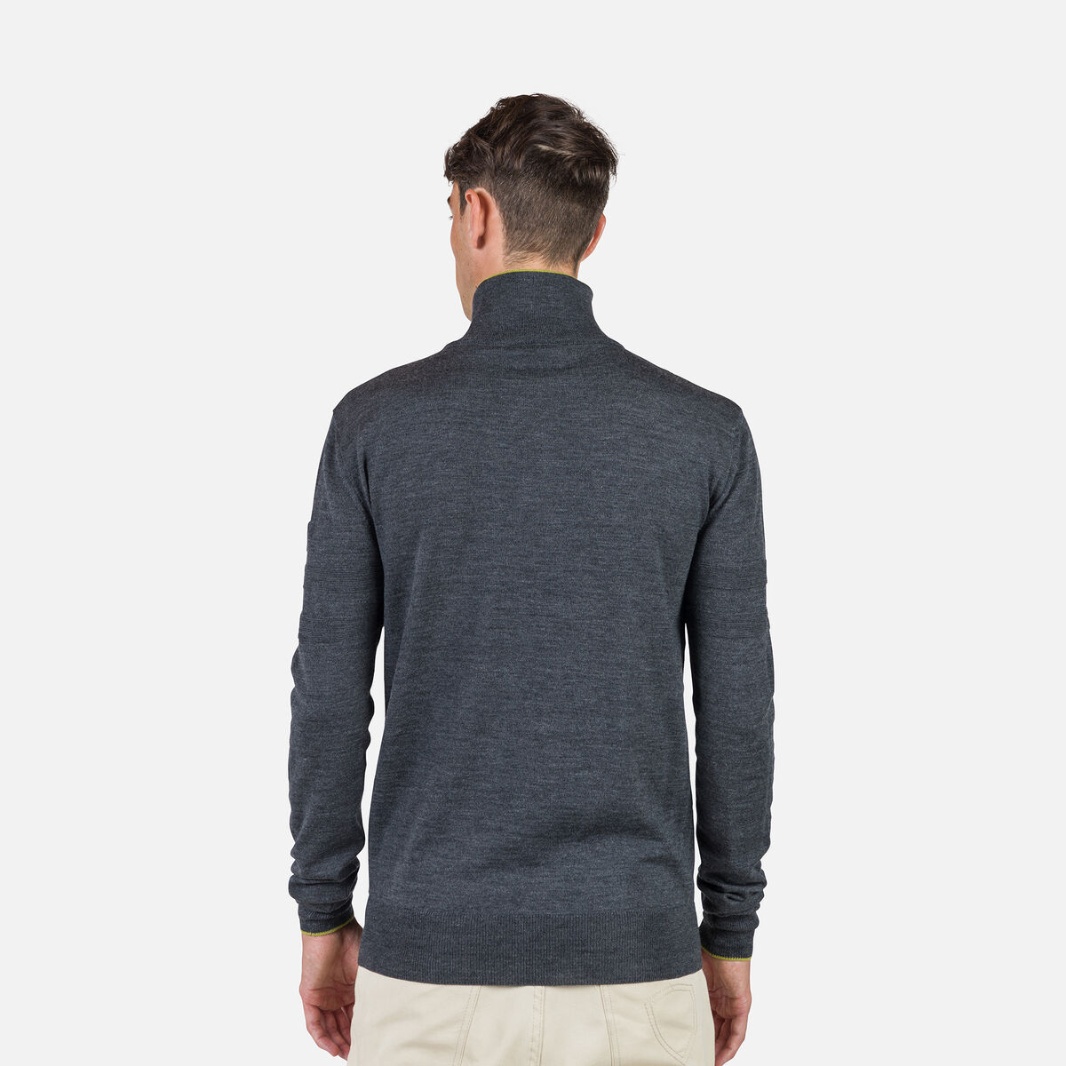 Gestreifter Herrenstrickpullover mit halblangem Reißverschluss