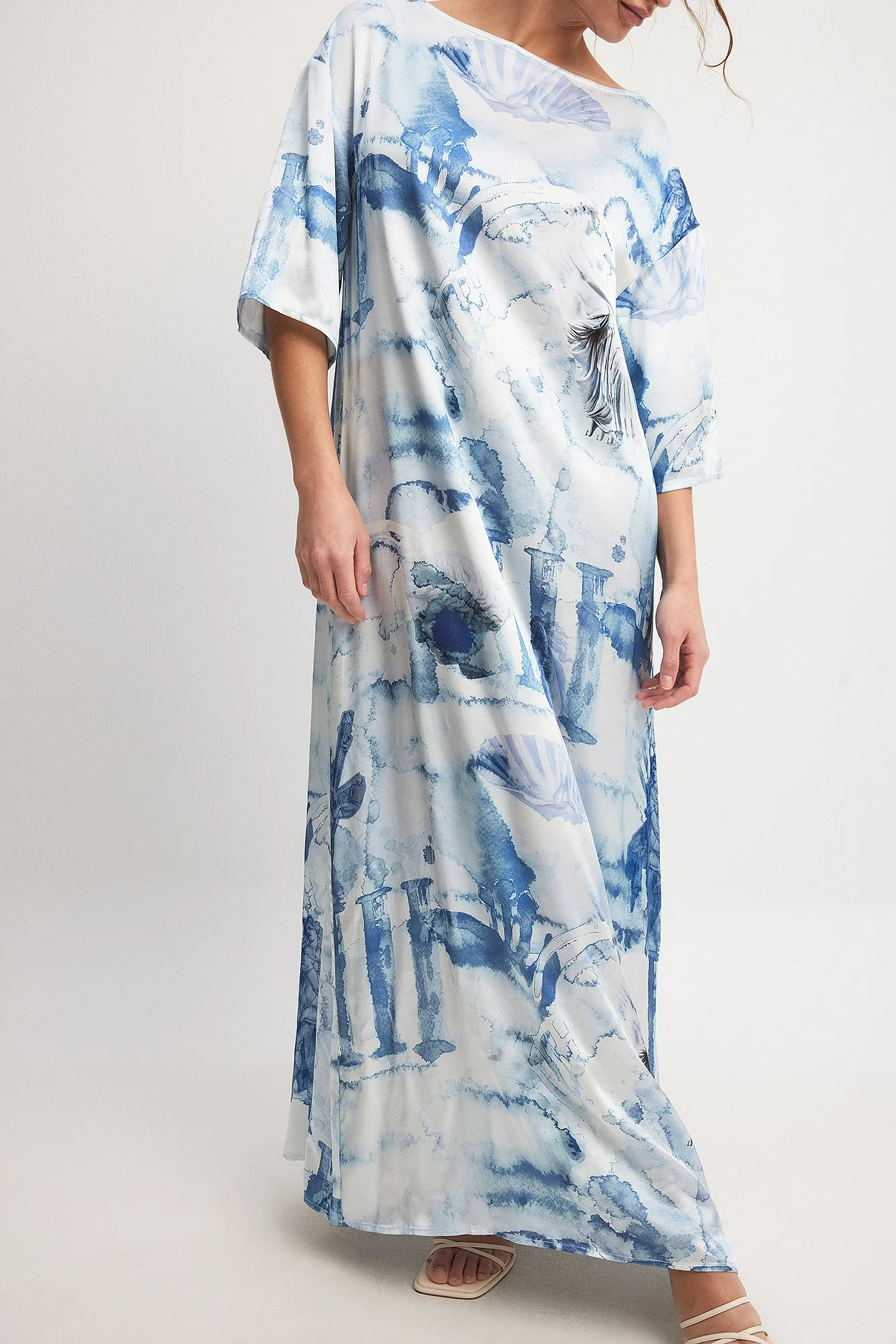 Maxikleid mit Skulptur-Collagen-Print