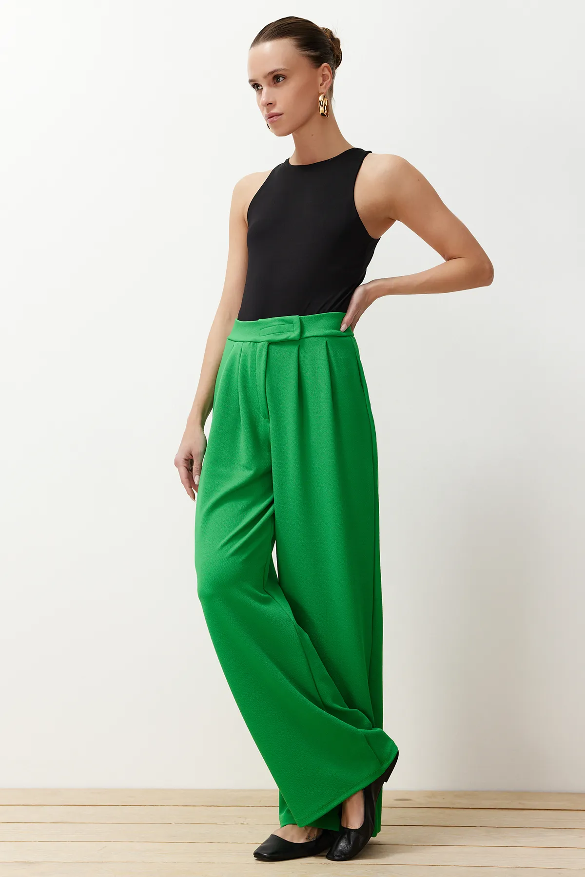 Trendyol Collection  Grüne Strickhose mit hohem Bund, weitem Bein und Klettverschluss, weit geschnitten, TWOAW24PL00177