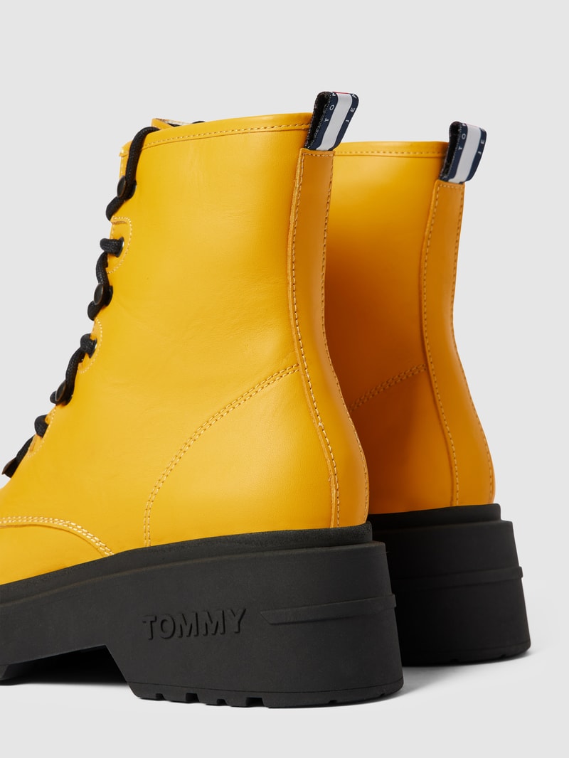 Schnürboots mit Plateau-Sohle Modell 'CHUNK' in gelb