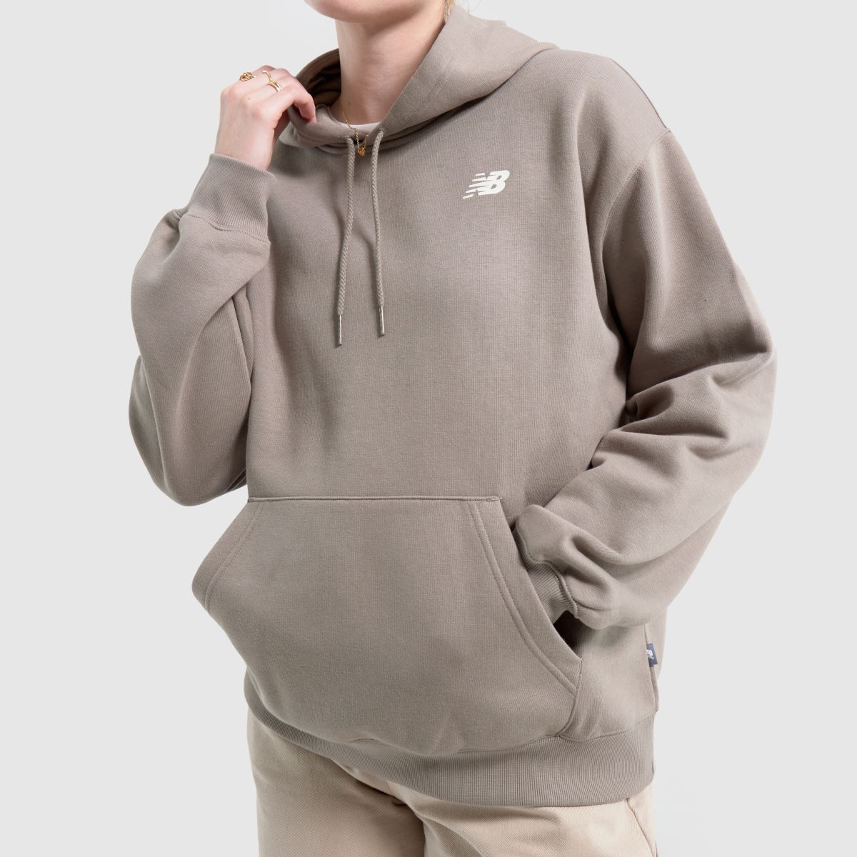 New Balance Club kapucnis pulóver barna színben