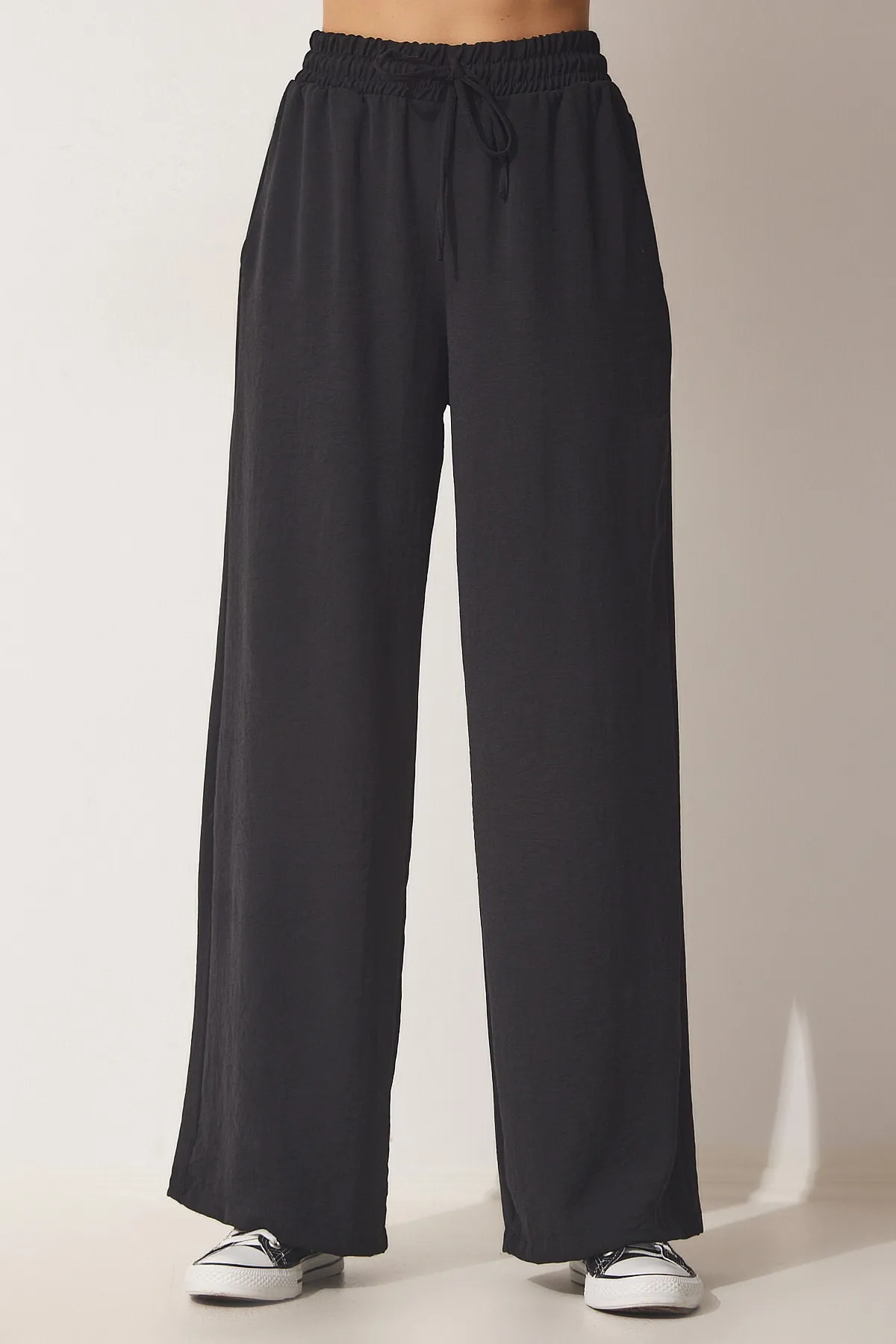 Happiness İstanbul  Schwarze Sommer-Ayrobin-Hose mit Taschen für Damen DD01235