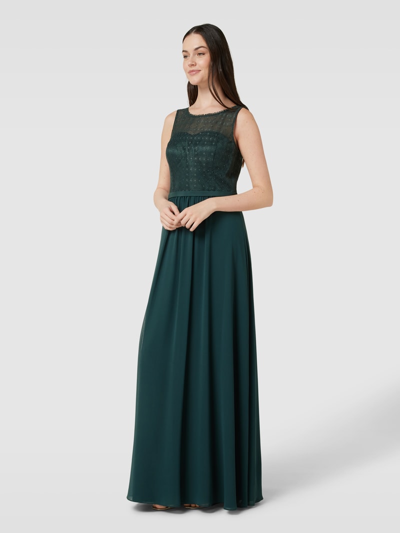 Abendkleid mit gelegten Falten in grün