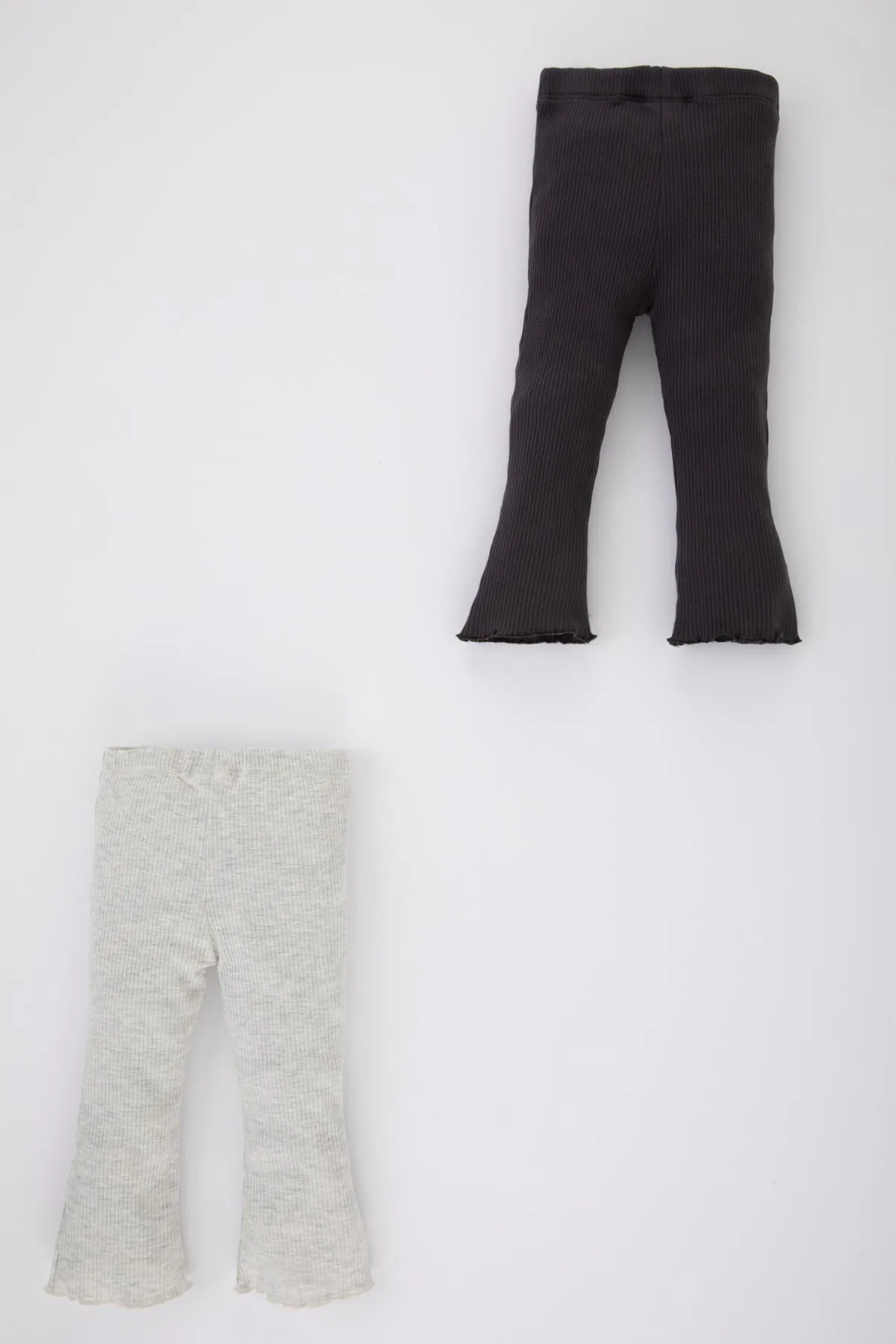 DeFacto  2-teilige Strumpfhose mit geripptem Camisole für Baby-Mädchen – Ausgestelltes Bein B9784a524sp