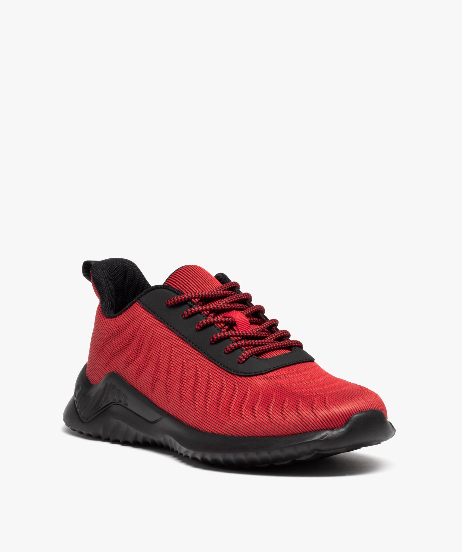 Baskets homme en mesh avec motifs en relief rouge | GEMO