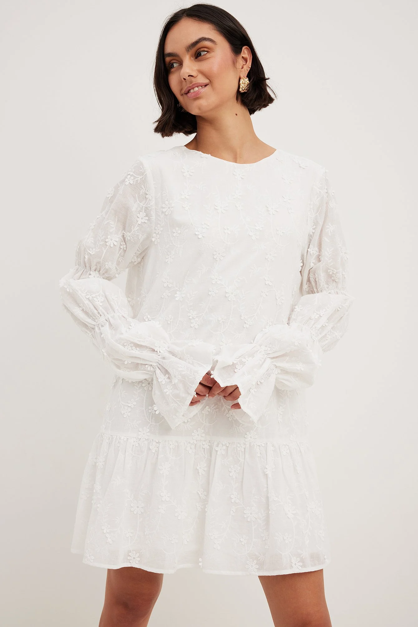 Kleid mit Detail am Ärmel