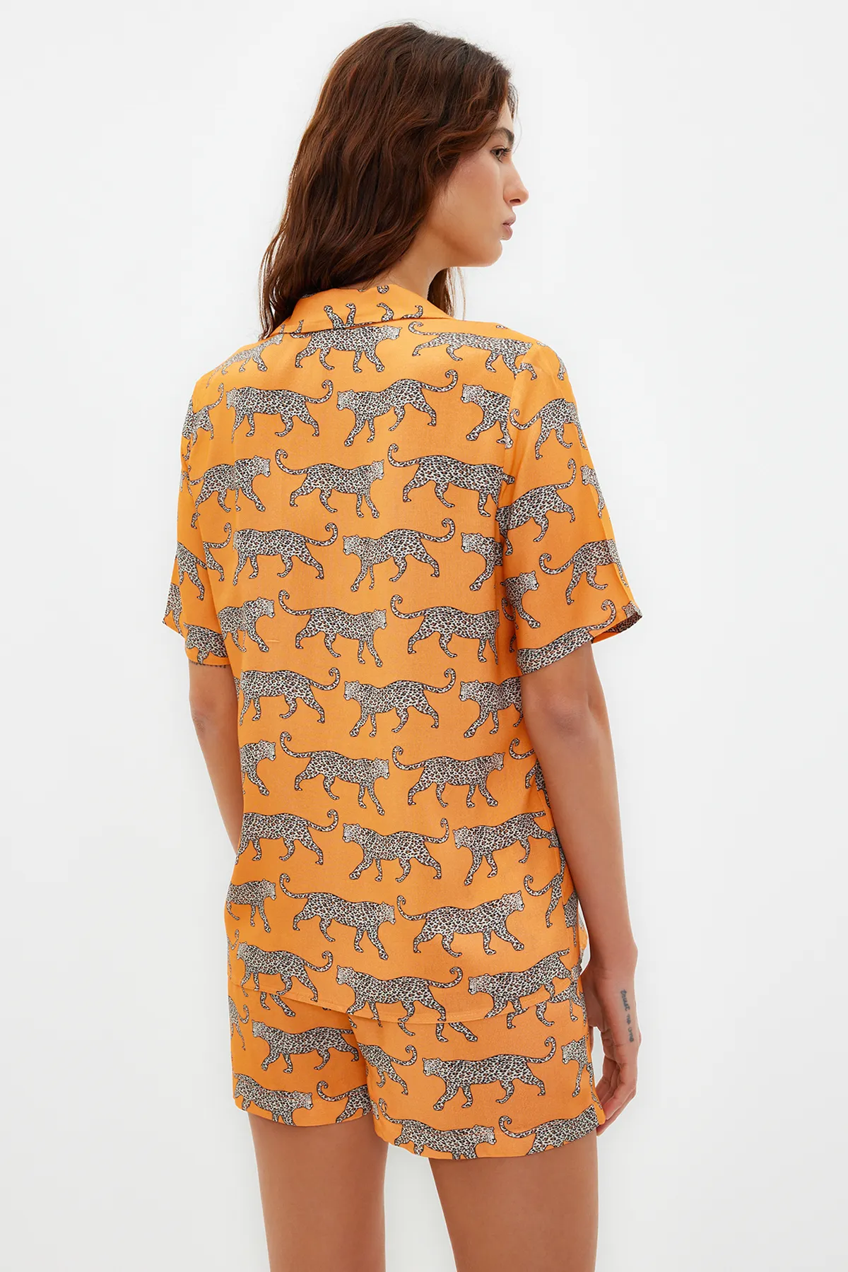 Trendyol Collection  Orange gemustertes Viskose-Hemd-Shorts-Webpyjama-Set THMSS21PT0473