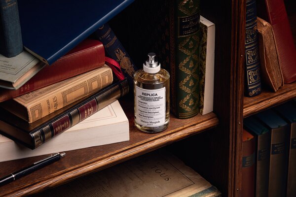 Maison Margiela Replica Whispers in the Library Eau de Toilette