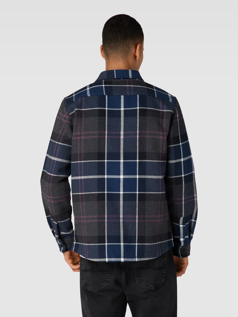 Freizeithemd mit Tartan-Karo und Pattentaschen in schwarz