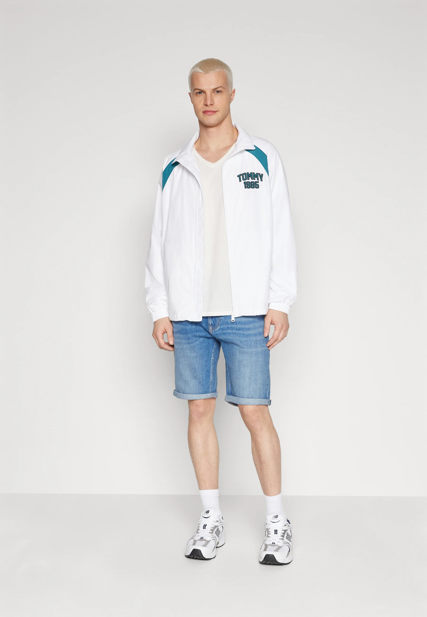 Tommy Jeans RONNIE - Pantalones cortos vaqueros