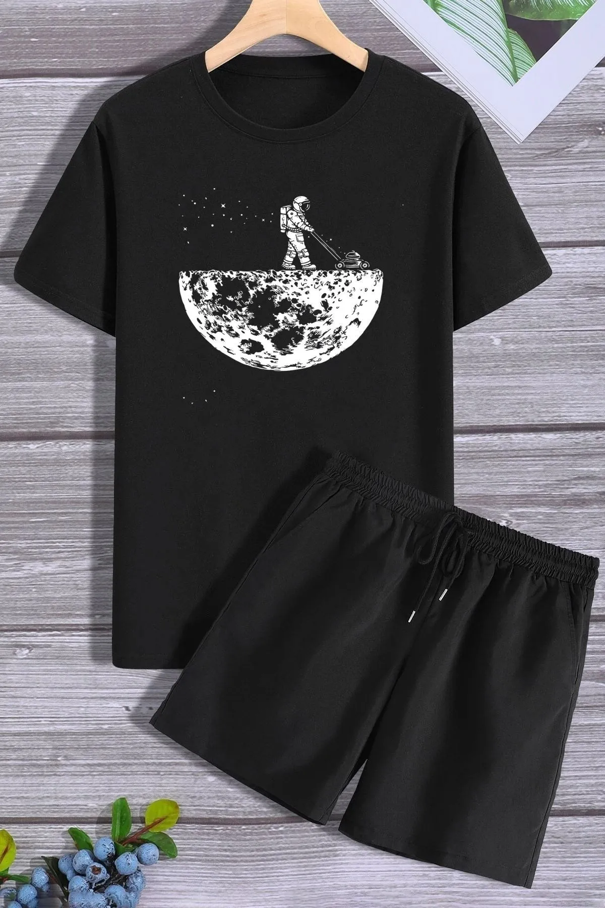 trendypassion  Shorts-T-Shirt-Trainingsanzug-Set mit Weltraum-Thema