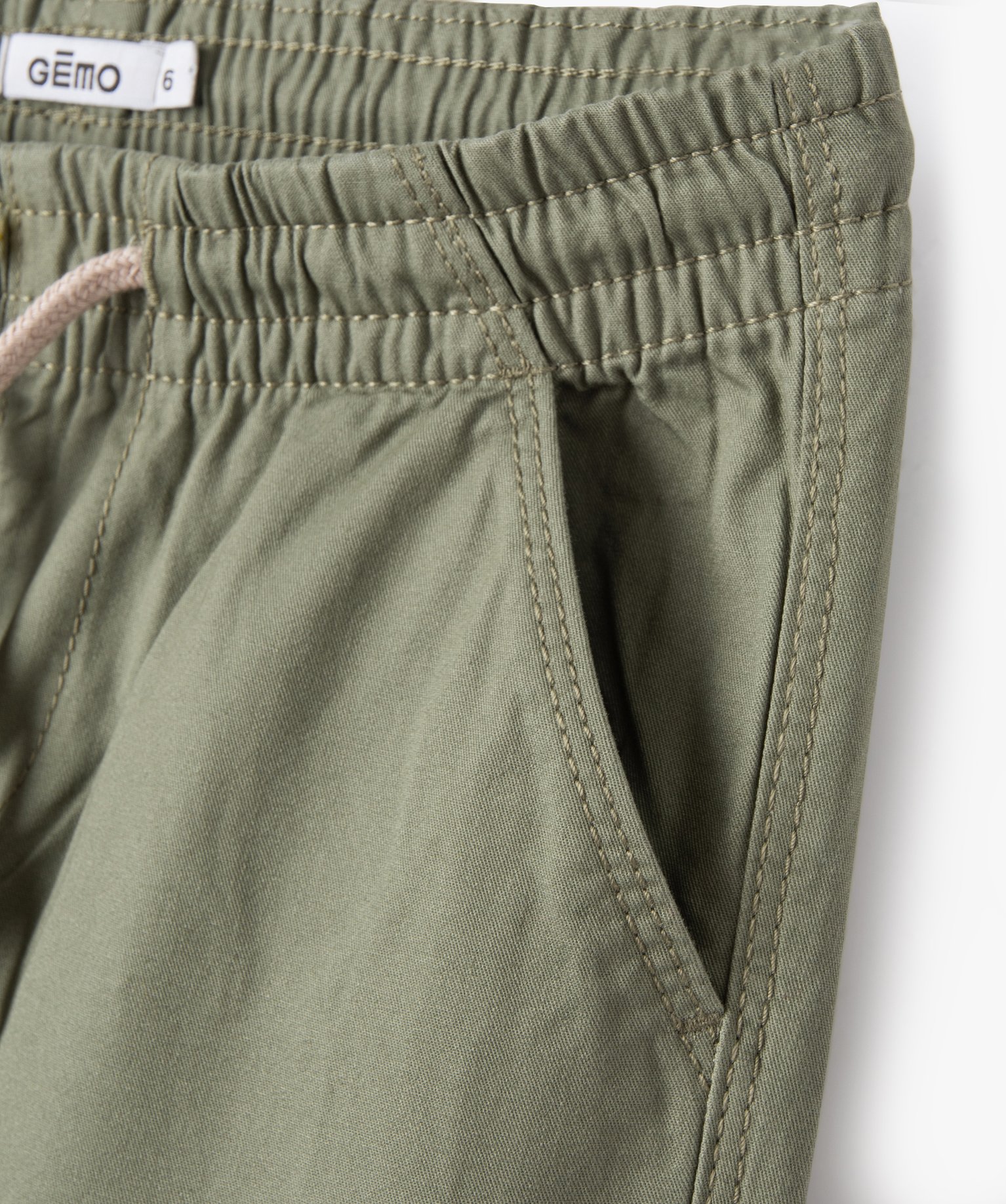 Pantalon resserré aux chevilles avec surpiqres sur les ge... kaki | GEMO