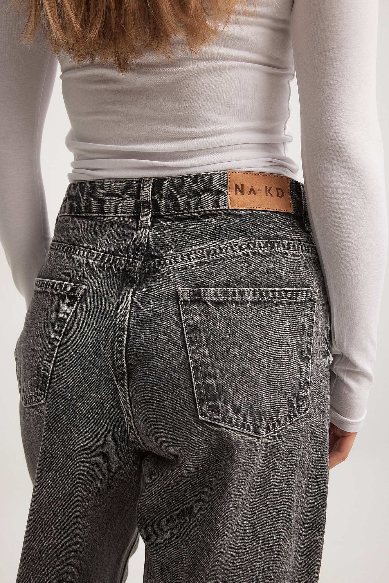 Weite Jeans mit tiefer Taille