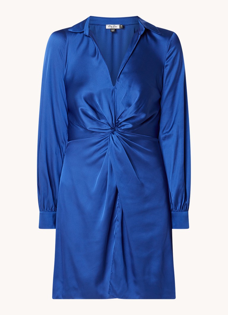 Rochie tunică din satin Chi Chi London cu nasturi decorativi