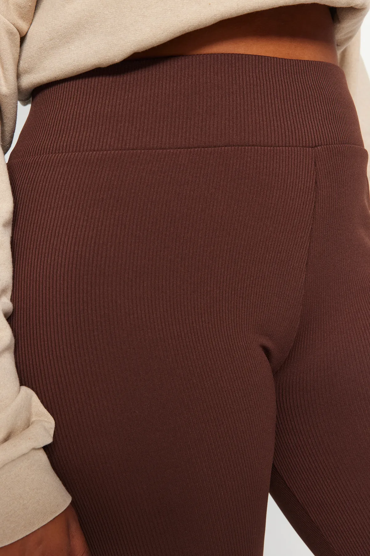 Trendyol Curve  Braune Strickstrumpfhose mit Fleece-Innenseite TBBAW23BV00017