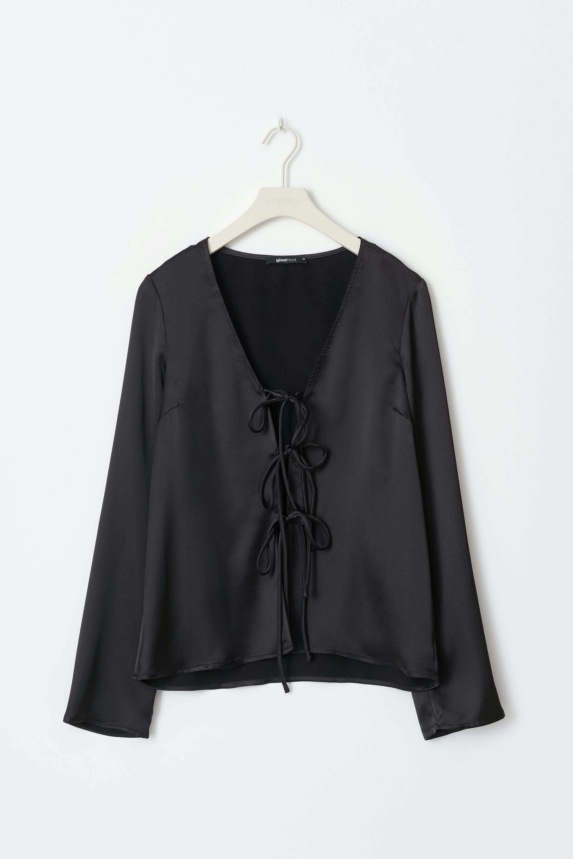 Tie top