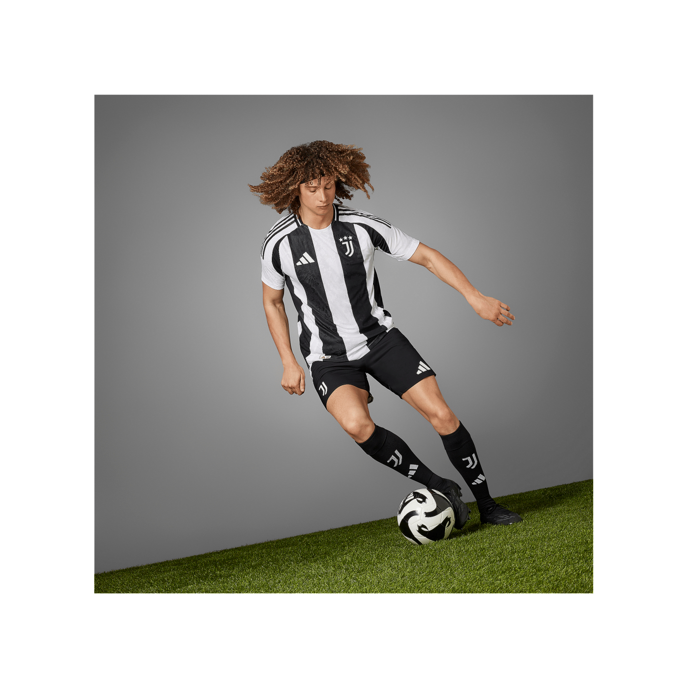 adidas Juventus Turin Auth. Trikot Home 2024/2025 Weiss